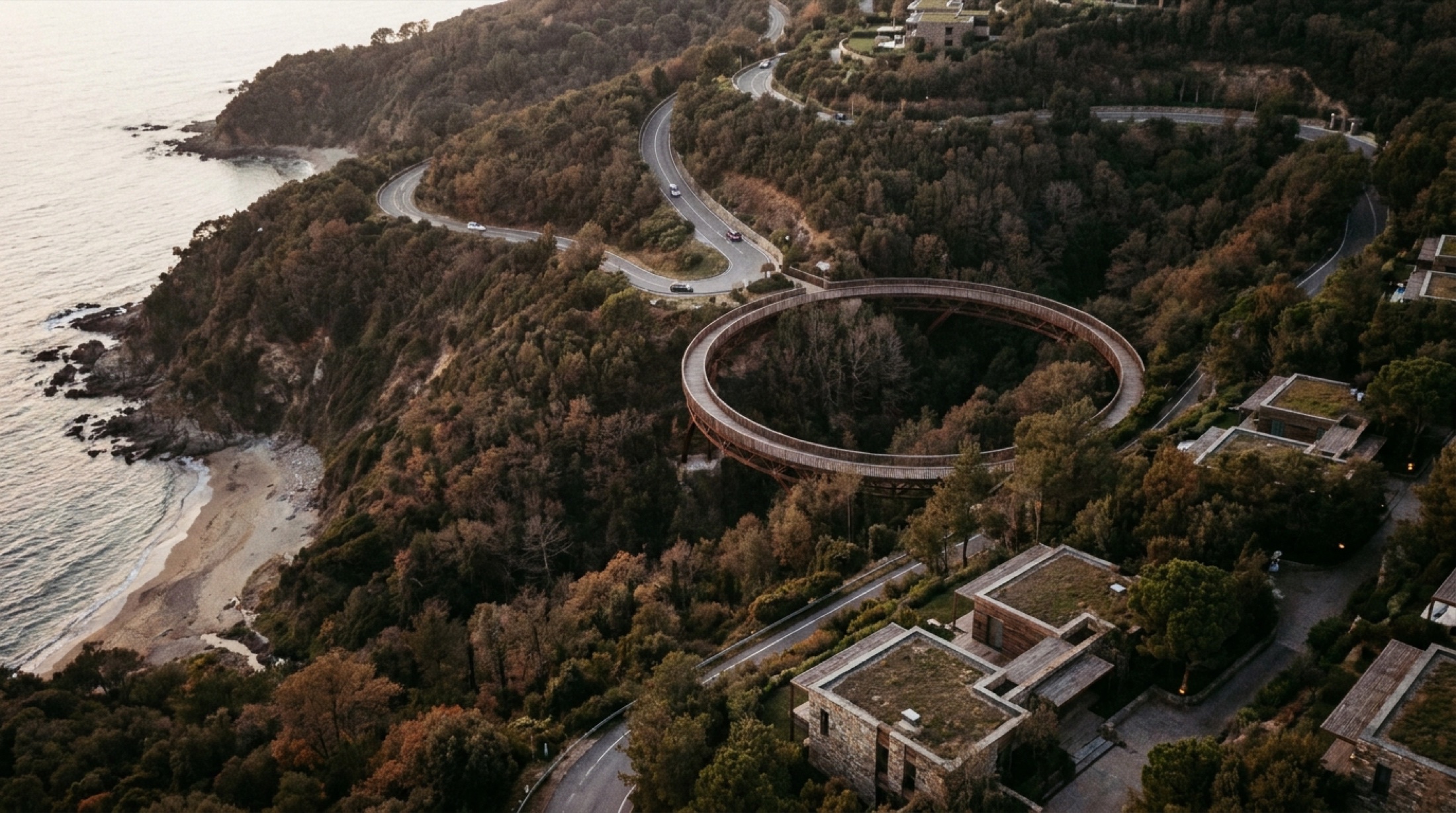 Karadeniz kıyısında ormanlık yamaçlara kurulu kıyı master plan projesi, hava perspektifi