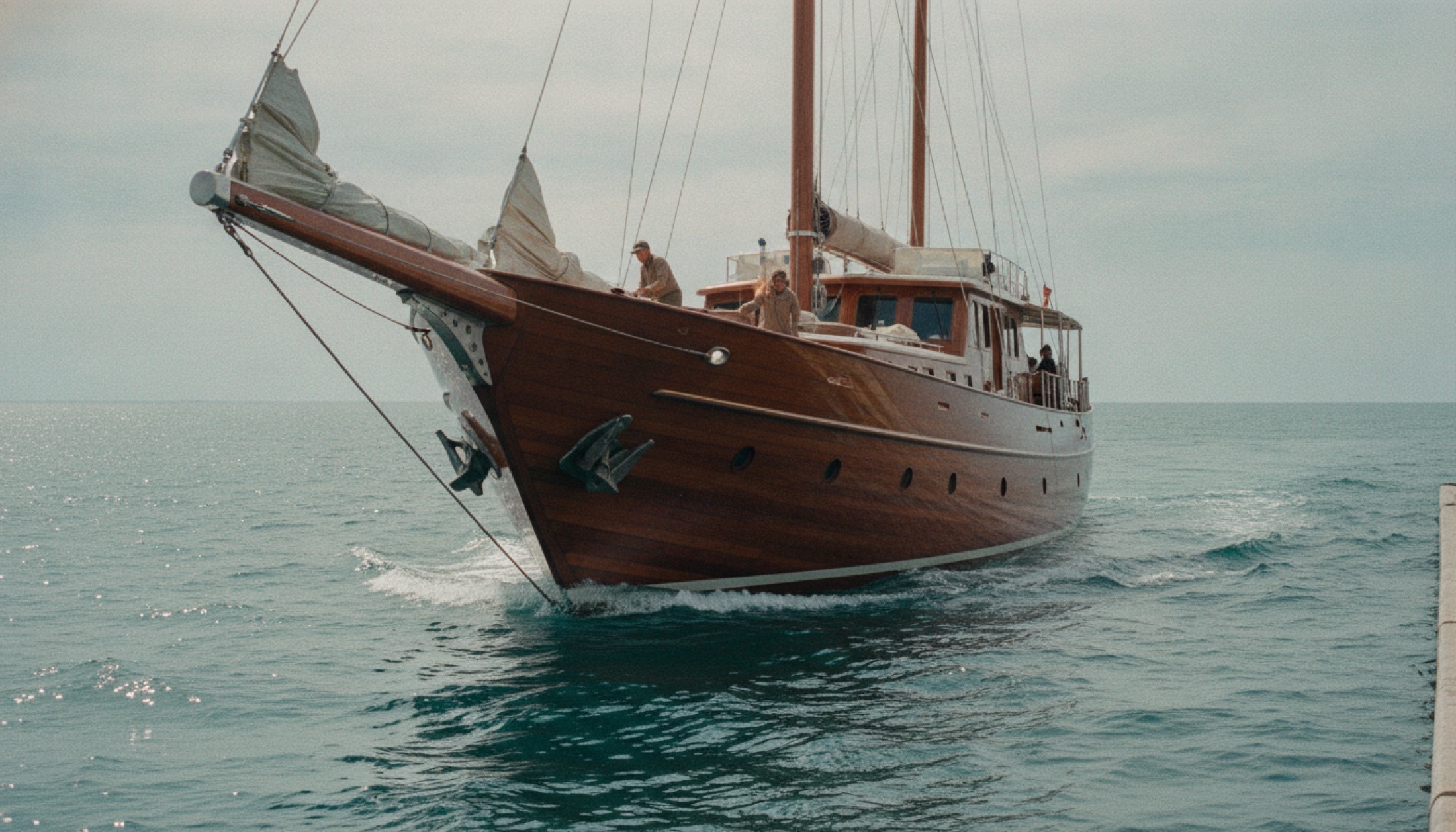 Turquoise Yachts Angelique 88 metre süperyatı Akdeniz'de demirlemiş